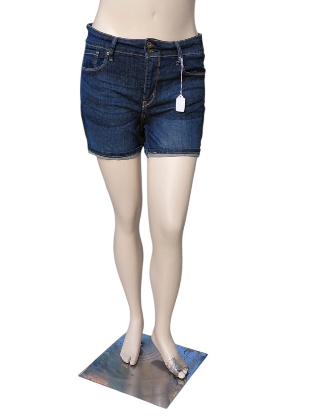 92426D Women’s Denizen Shorts Size 16, W36"  4 1/2" Inseam 10" Rise